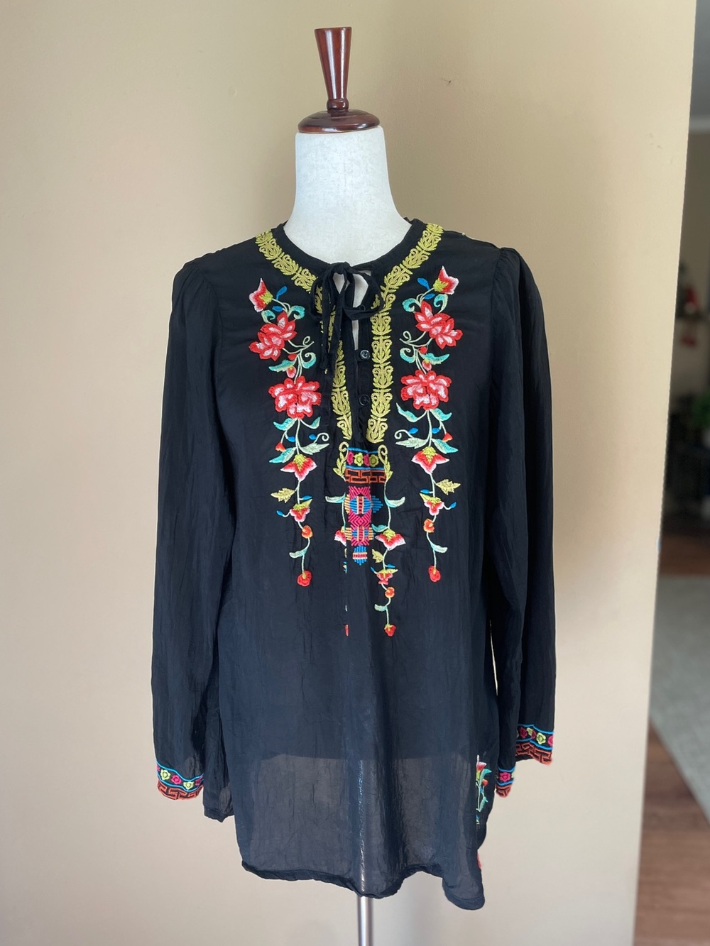 Johnny Was Suko Embroidered Tunic Blouse Top Size Large Sheer Cover Up Crinkle